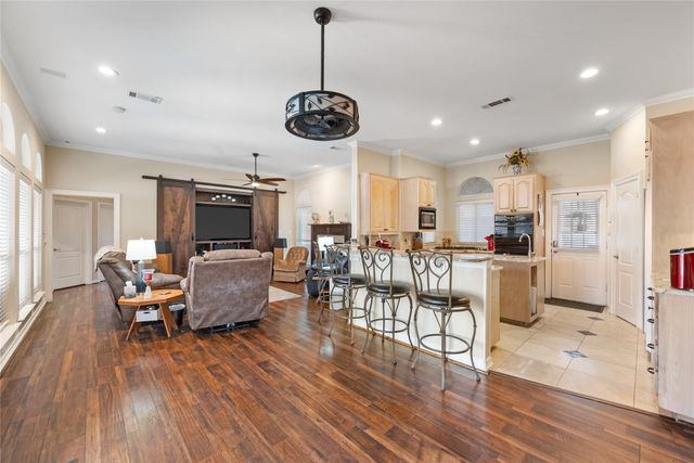 5519 Hunterwood Lane, Arlington, TX 76017