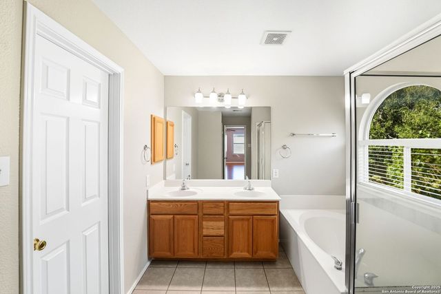 8627 Tioga Pass, Helotes, TX 78023