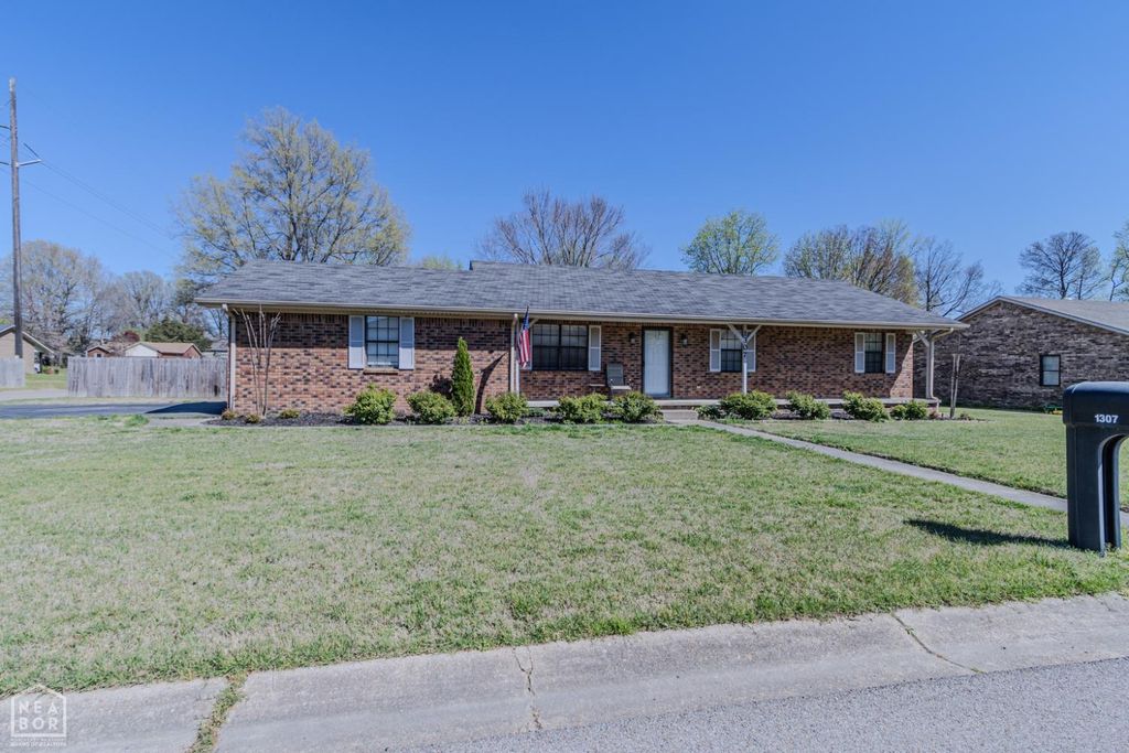 1307 Daniel Drive, Paragould, AR 72450