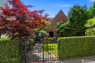 2301 Rosemont Place W, Seattle, WA 98199