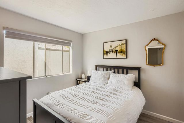 5059 La Cuenta Dr, San Diego, CA 92124