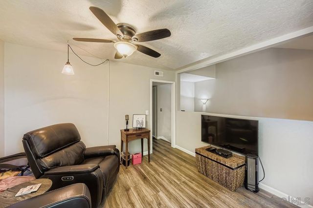 5059 La Cuenta Dr, San Diego, CA 92124