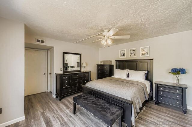 5059 La Cuenta Dr, San Diego, CA 92124