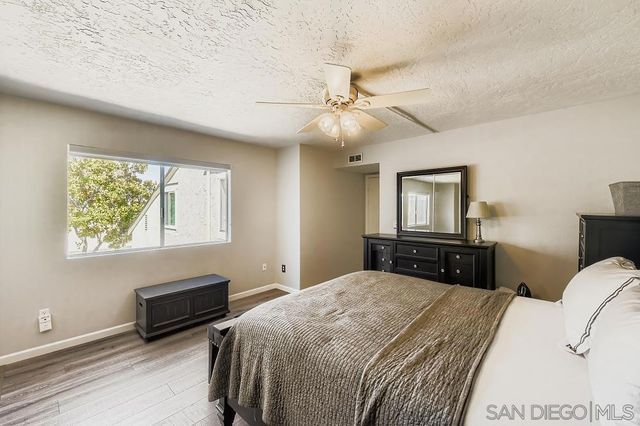 5059 La Cuenta Dr, San Diego, CA 92124