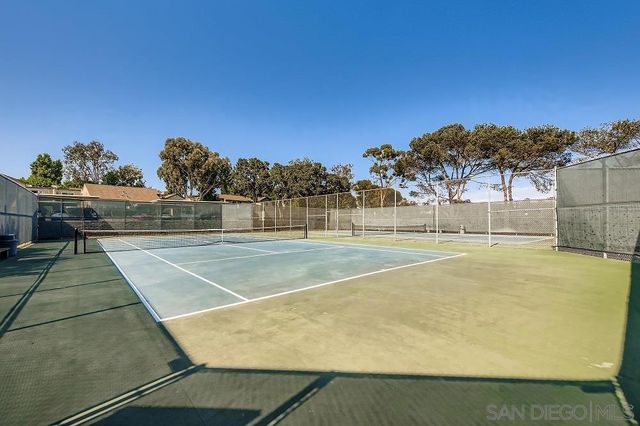 5059 La Cuenta Dr, San Diego, CA 92124