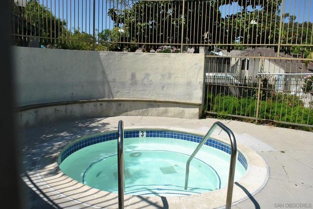 5059 La Cuenta Dr, San Diego, CA 92124