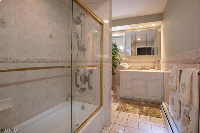 5 Marine Ter, Byram Twp., NJ 07871