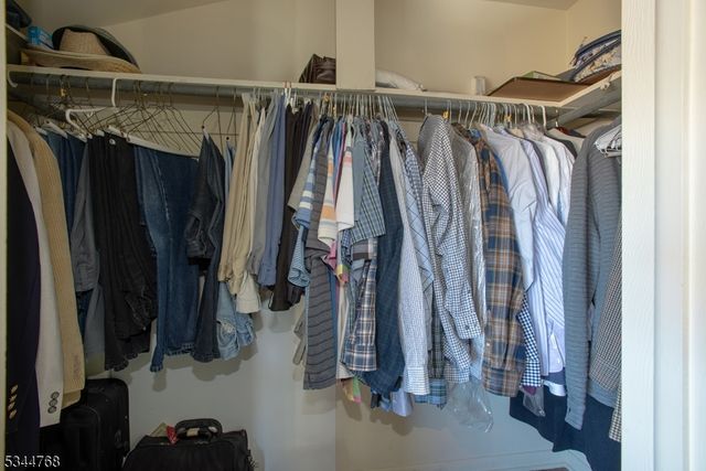 5 Marine Ter, Byram Twp., NJ 07871