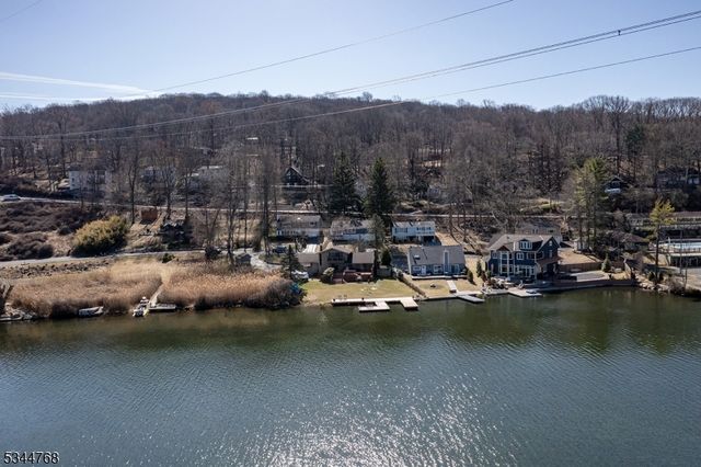 5 Marine Ter, Byram Twp., NJ 07871