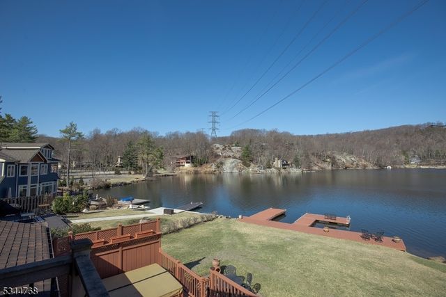 5 Marine Ter, Byram Twp., NJ 07871