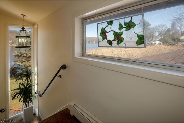 5 Marine Ter, Byram Twp., NJ 07871