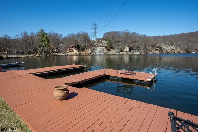 5 Marine Ter, Byram Twp., NJ 07871