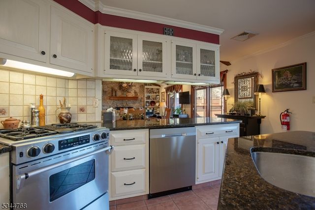 5 Marine Ter, Byram Twp., NJ 07871