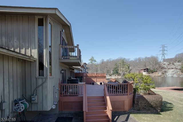 5 Marine Ter, Byram Twp., NJ 07871