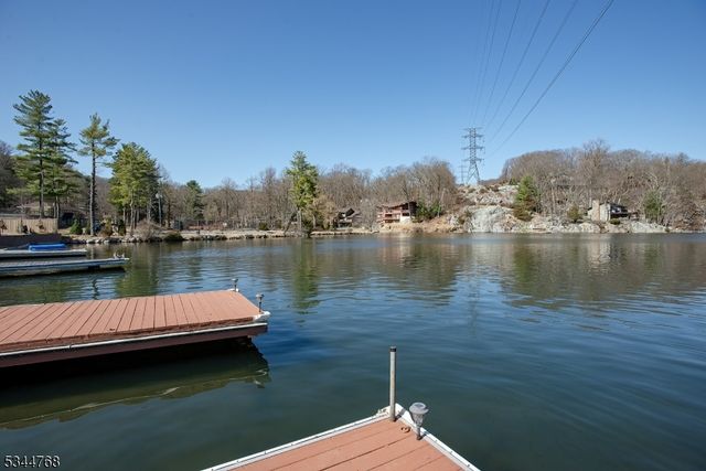 5 Marine Ter, Byram Twp., NJ 07871