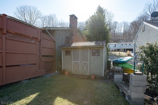 5 Marine Ter, Byram Twp., NJ 07871