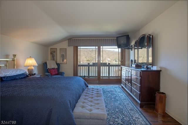 5 Marine Ter, Byram Twp., NJ 07871