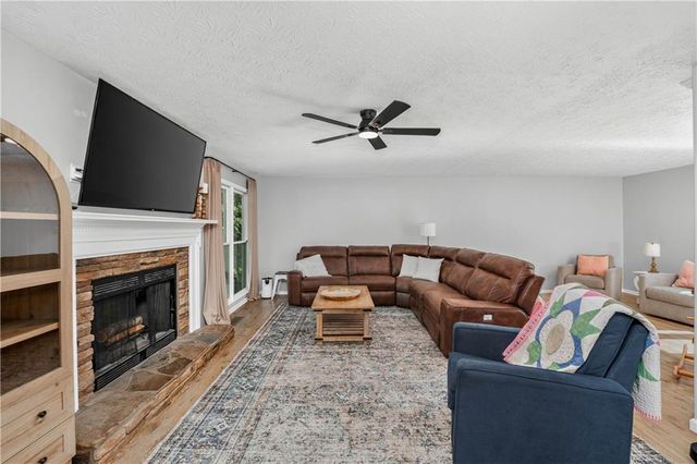 458 Coolsprings Trail, Woodstock, GA 30188