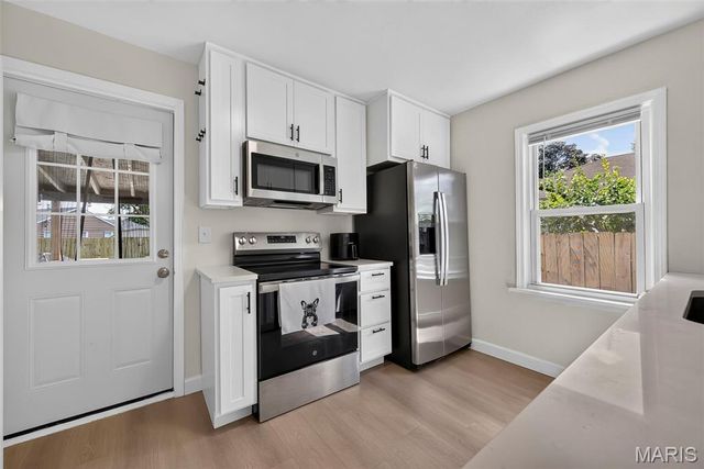 8640 S Grand Avenue, St Louis, MO 63125