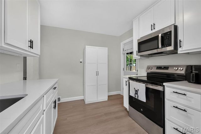 8640 S Grand Avenue, St Louis, MO 63125