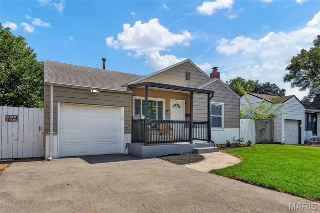 8640 S Grand Avenue, St Louis, MO 63125