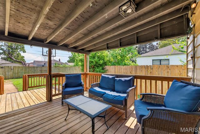 8640 S Grand Avenue, St Louis, MO 63125