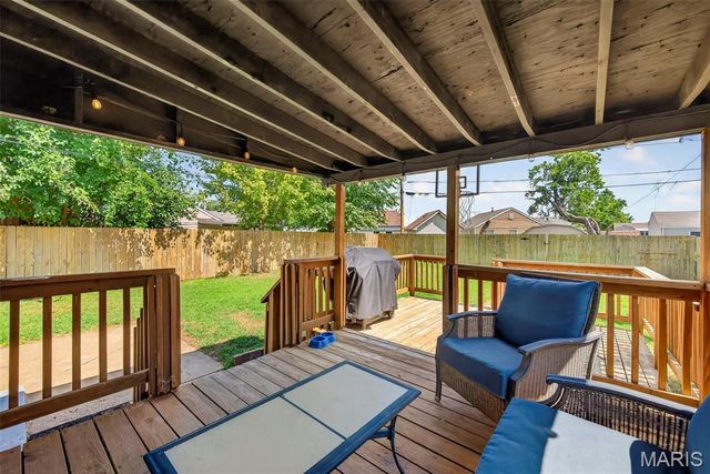8640 S Grand Avenue, St Louis, MO 63125