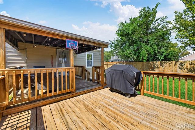 8640 S Grand Avenue, St Louis, MO 63125