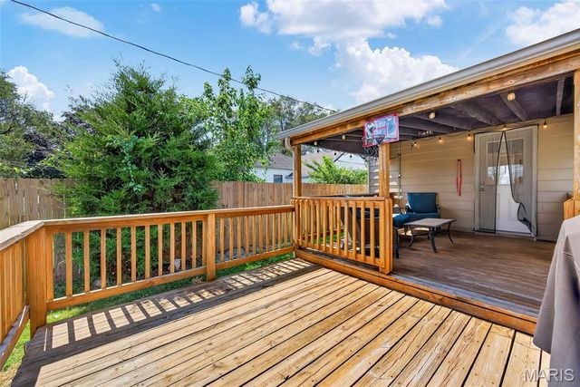 8640 S Grand Avenue, St Louis, MO 63125