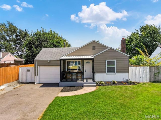 8640 S Grand Avenue, St Louis, MO 63125