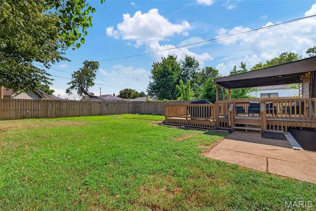 8640 S Grand Avenue, St Louis, MO 63125