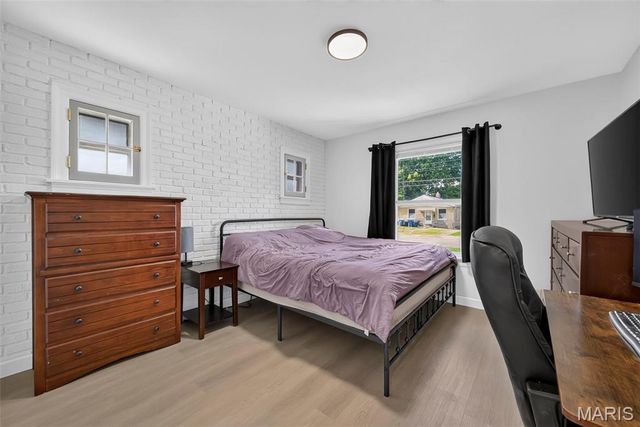 8640 S Grand Avenue, St Louis, MO 63125