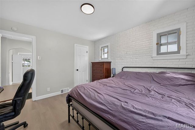 8640 S Grand Avenue, St Louis, MO 63125
