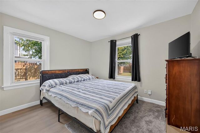 8640 S Grand Avenue, St Louis, MO 63125
