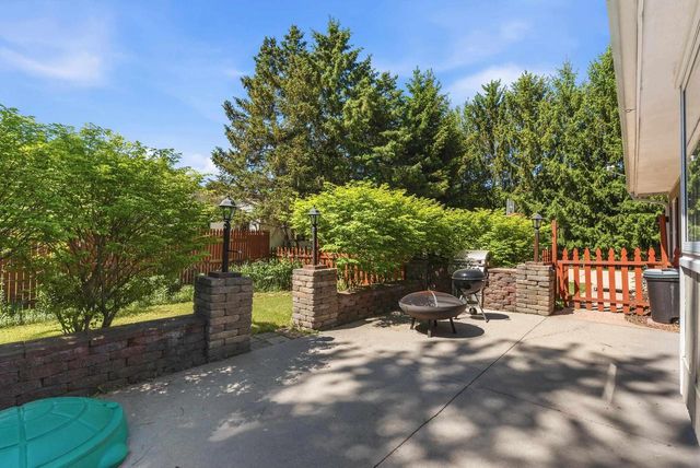 261 CONNIE DRIVE, West Bend, WI 53090