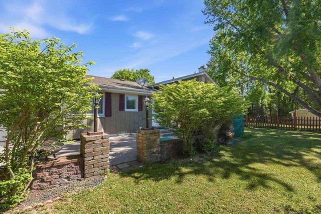 261 CONNIE DRIVE, West Bend, WI 53090