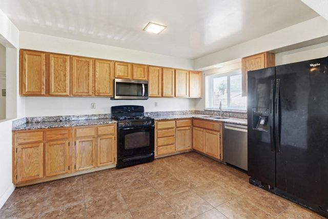 2740 El Caprice Dr, Rancho Cordova, CA 95670