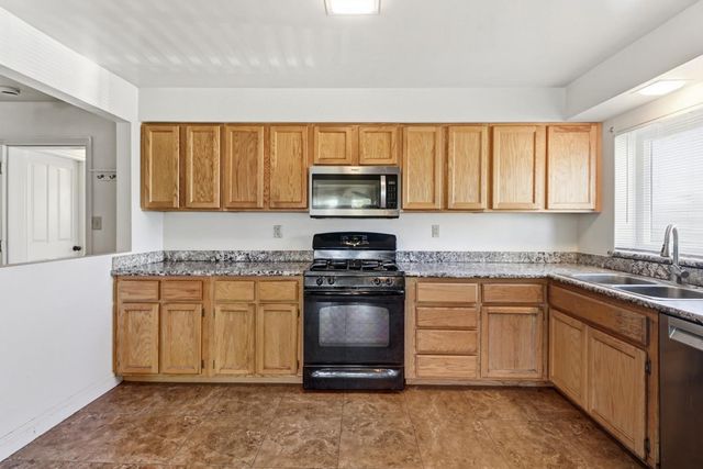 2740 El Caprice Dr, Rancho Cordova, CA 95670