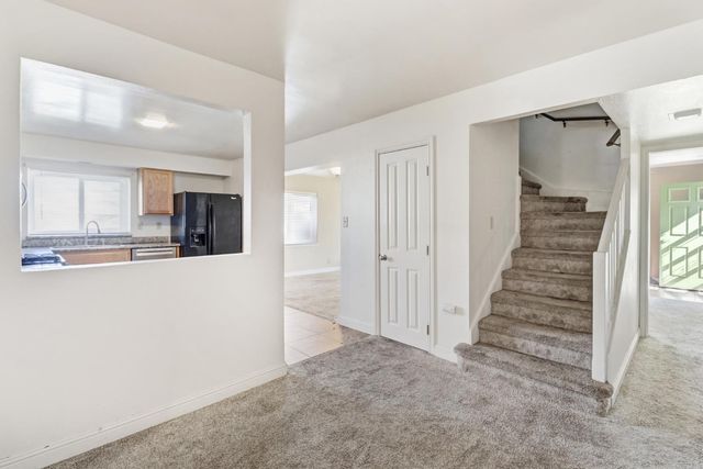 2740 El Caprice Dr, Rancho Cordova, CA 95670