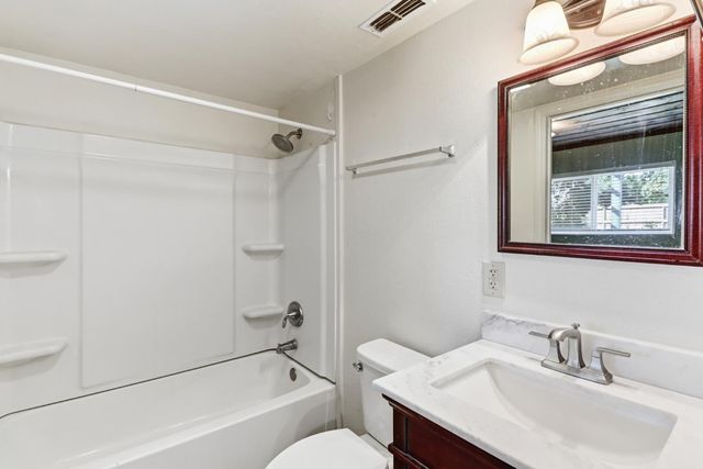 2740 El Caprice Dr, Rancho Cordova, CA 95670