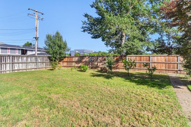 2740 El Caprice Dr, Rancho Cordova, CA 95670