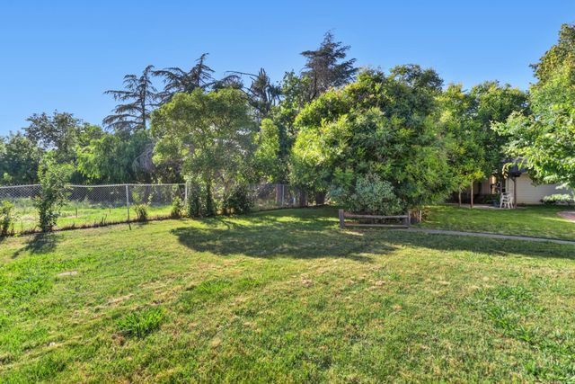 2740 El Caprice Dr, Rancho Cordova, CA 95670