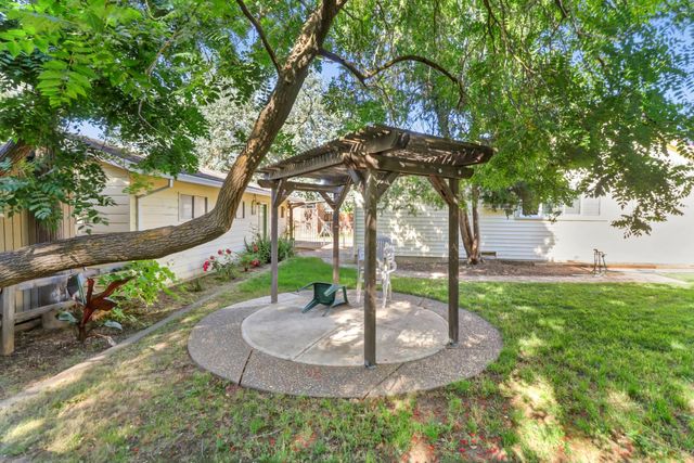 2740 El Caprice Dr, Rancho Cordova, CA 95670