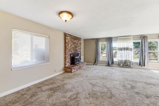 2740 El Caprice Dr, Rancho Cordova, CA 95670