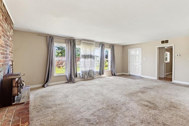 2740 El Caprice Dr, Rancho Cordova, CA 95670