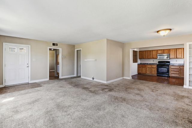 2740 El Caprice Dr, Rancho Cordova, CA 95670