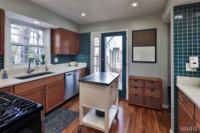 8069 Teasdale, University City, MO 63130