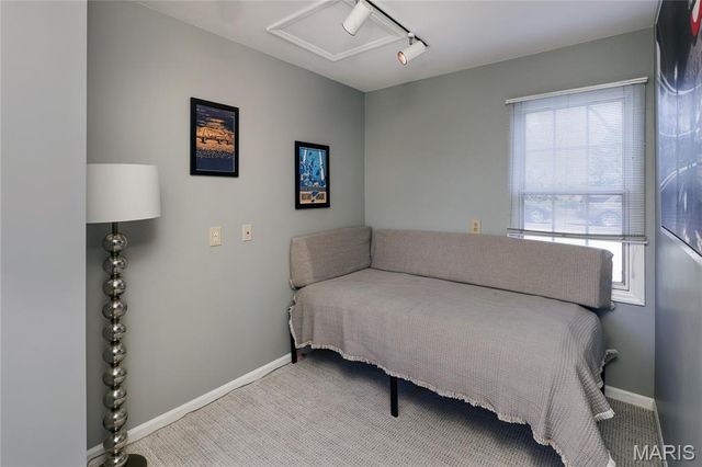 8069 Teasdale, University City, MO 63130