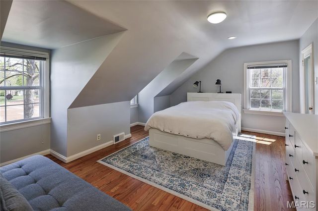 8069 Teasdale, University City, MO 63130