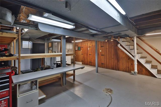 8069 Teasdale, University City, MO 63130